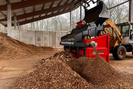 Hackschnitzelsieben rote siebanlage kleine siebanlage große siebanlage gute siebanlage deutsche siebanlage