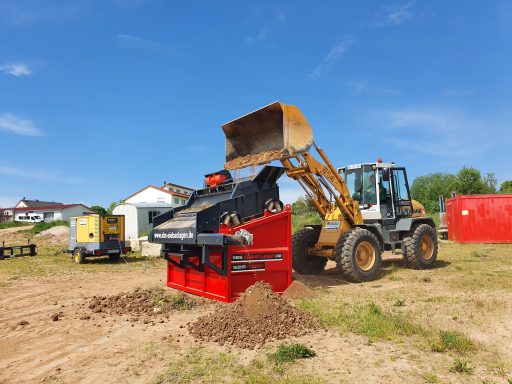 Siebanlage Erde Erdaufbereitung Erde sortieren Erde Siebtechnik Sieben von Erde Erdfraktionen trennen Erdklassifizierung Erde Filtration Sie