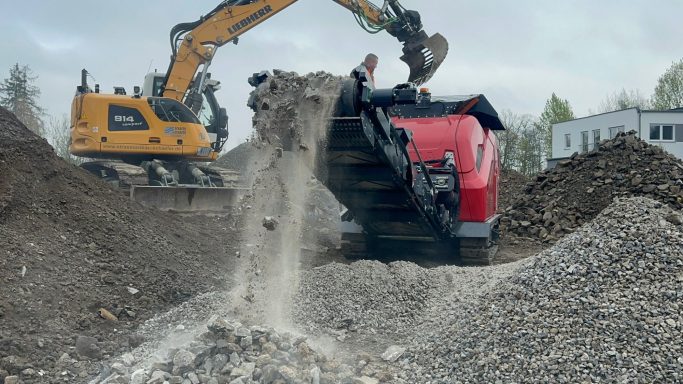 Bauschuttbrechen steinebrechen pflastersteinebrechen großesteinebrechen leiserbrecher anlagenbrecher brechanlage kleinebrechanlage 