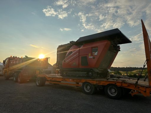 Bauschuttbrechen steinebrechen pflastersteinebrechen großesteinebrechen leiserbrecher anlagenbrecher brechanlage großerbrecher vorführung 