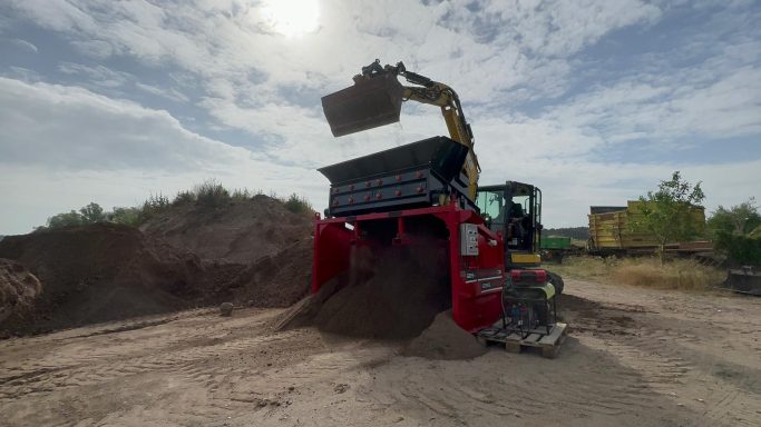 Bodenrecycling Erde sortieren Mutterbodensieb Siebgeräte für Erde Bodenfilteranlage Mutterbodenklassifikation Siebverfahren für Mutterboden