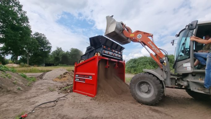 Siebanlage Erde Erdaufbereitung Erde sortieren Erde Siebtechnik Sieben von Erde Erdfraktionen trennen Erdklassifizierung Erde Filtration Sie